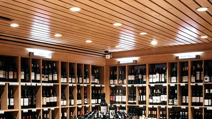 Image: Best Liquor / Wine Store