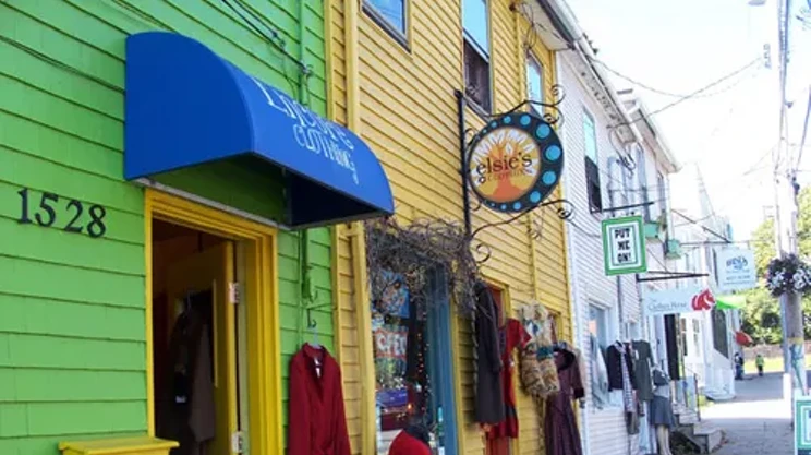 Image: Best Second-hand Clothing Store